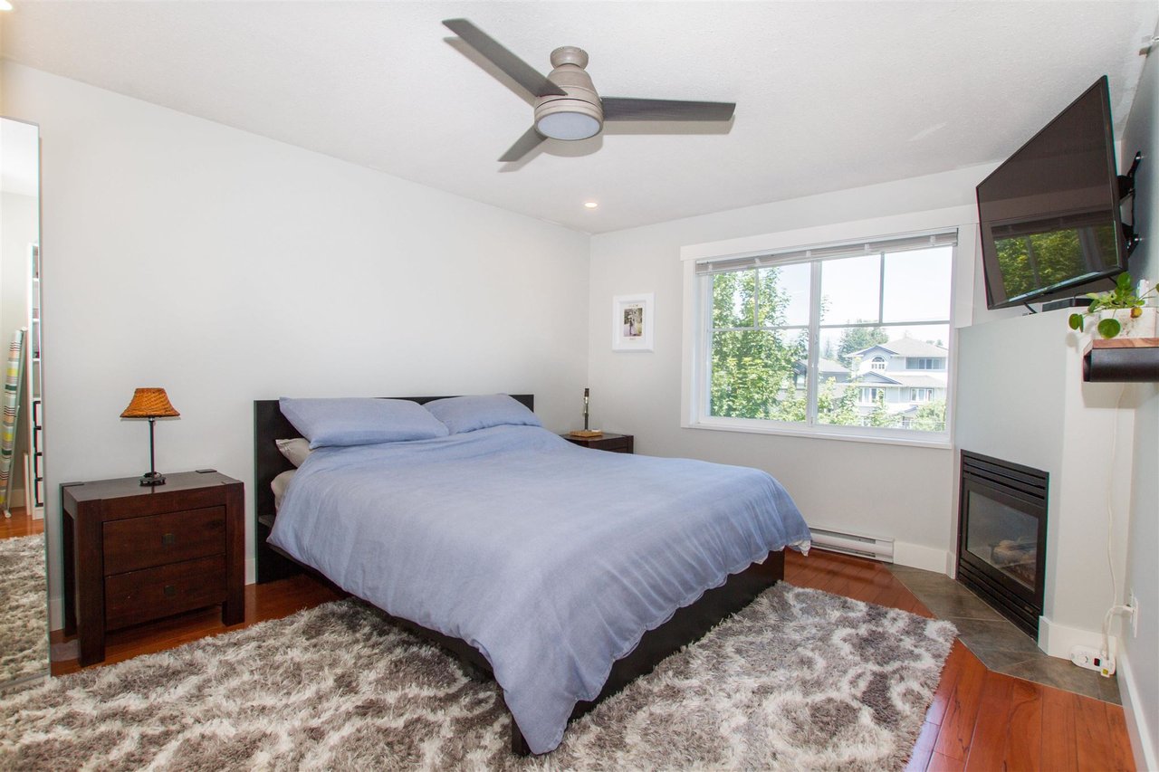 11-1800 Mamquam Rd