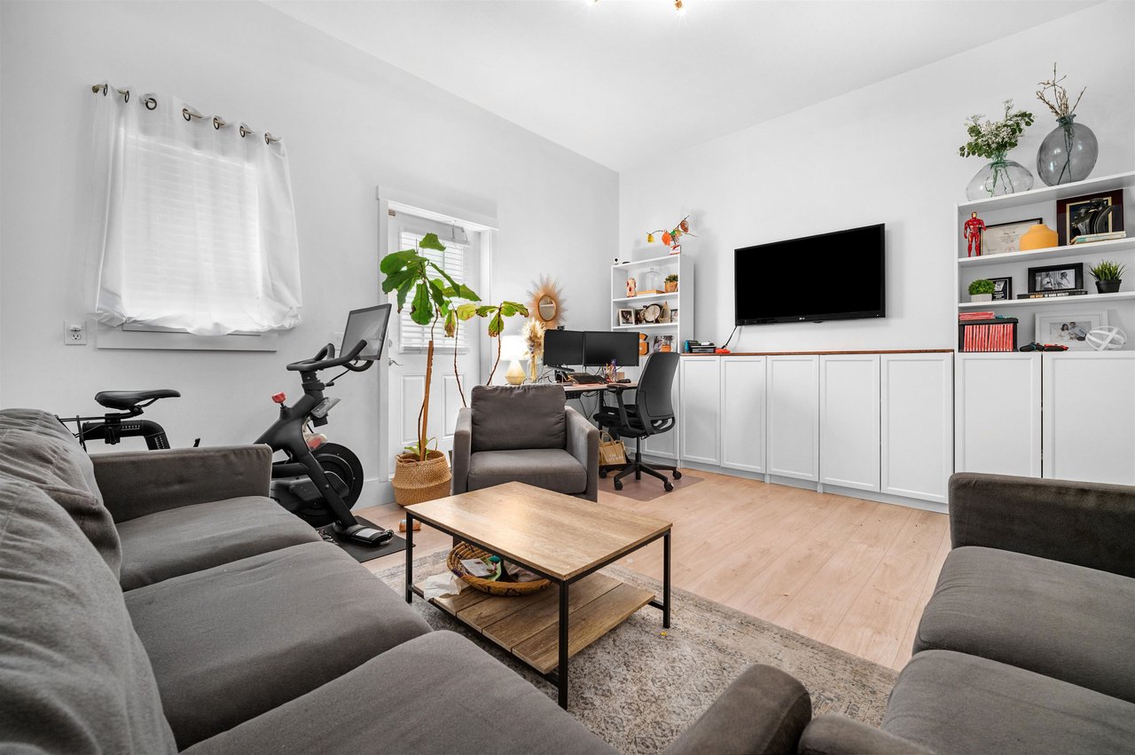17-8385 Delsom Wy