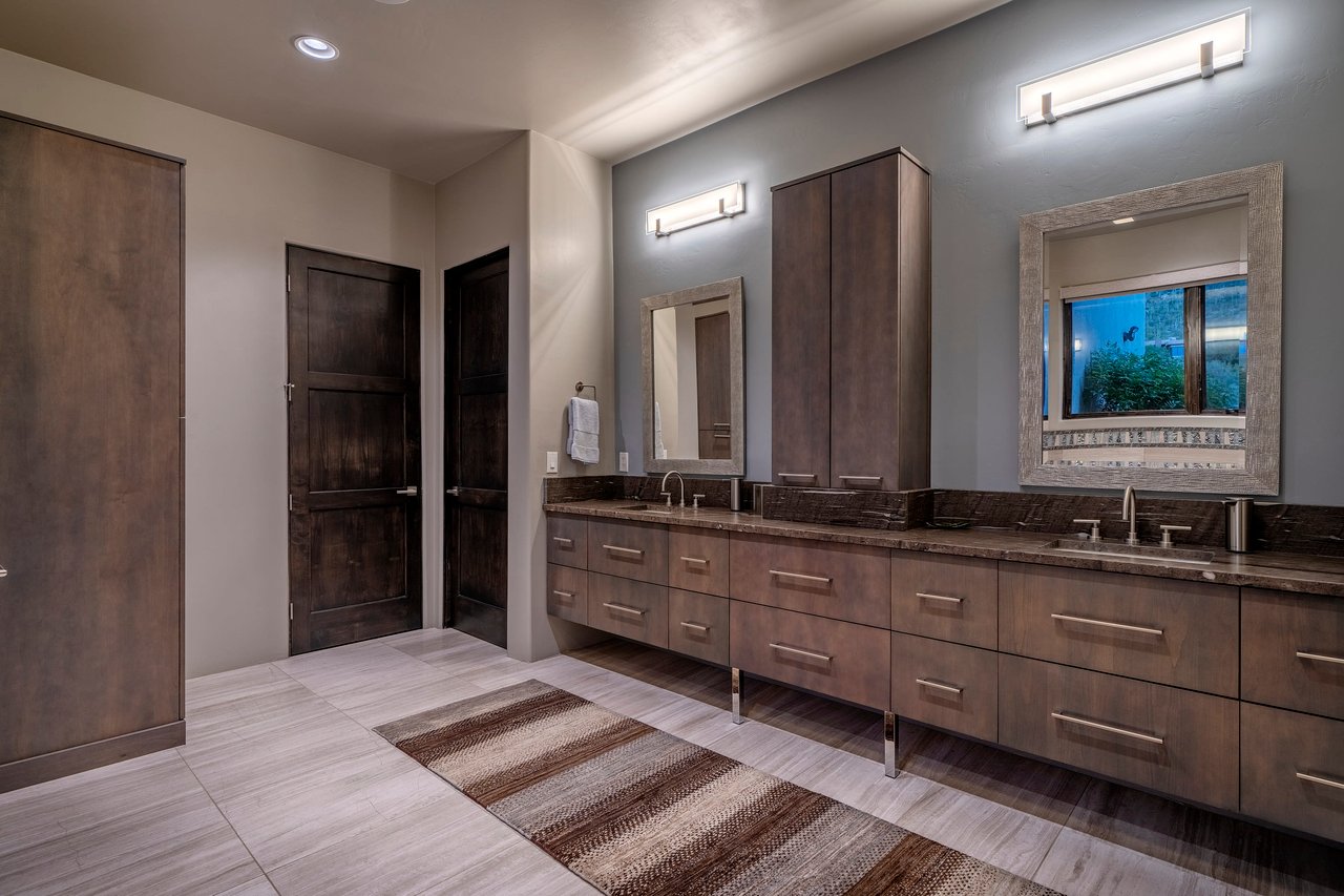 8005 N Barrel Cactus Drive