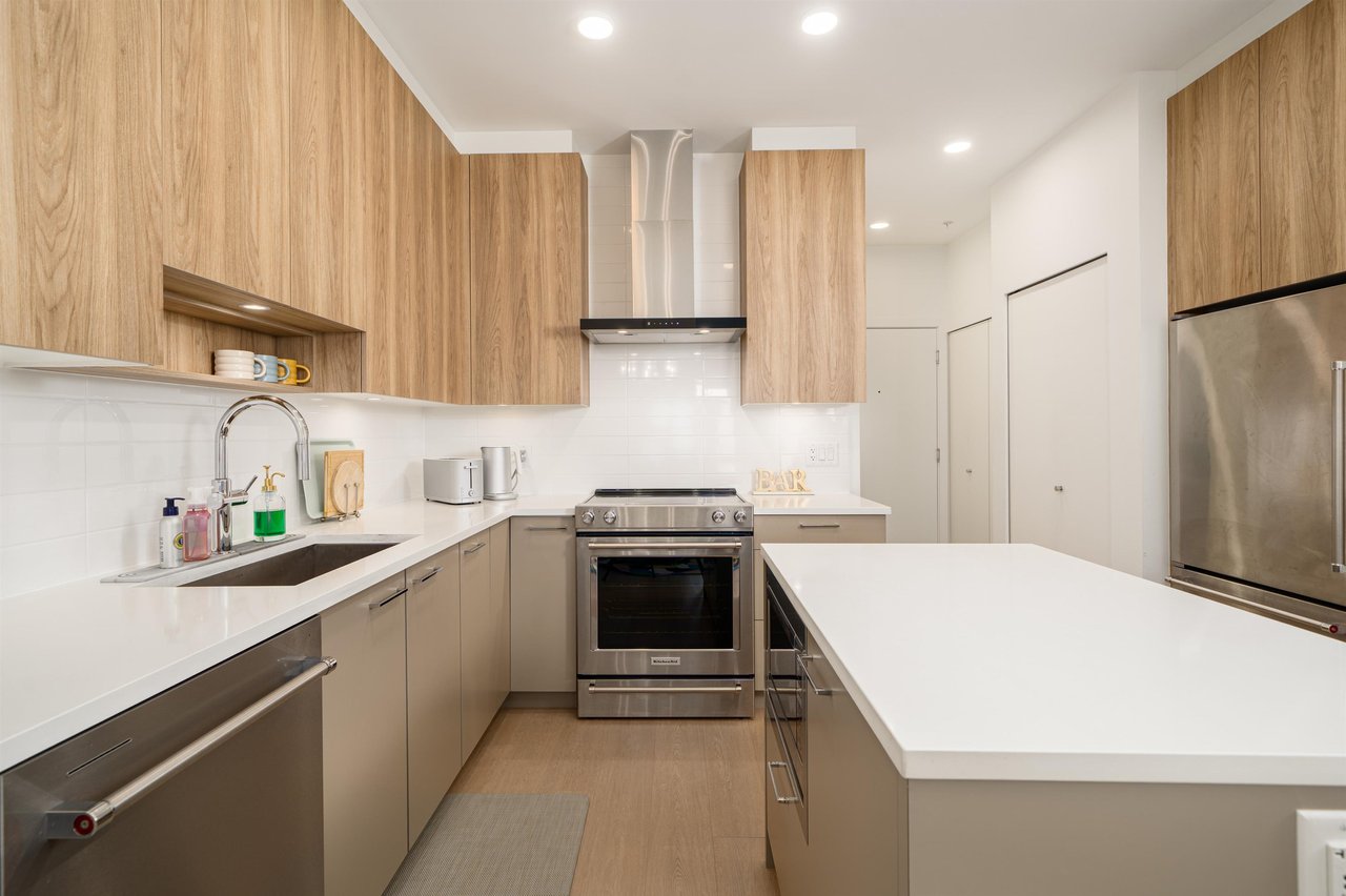 409-7588 16th St
