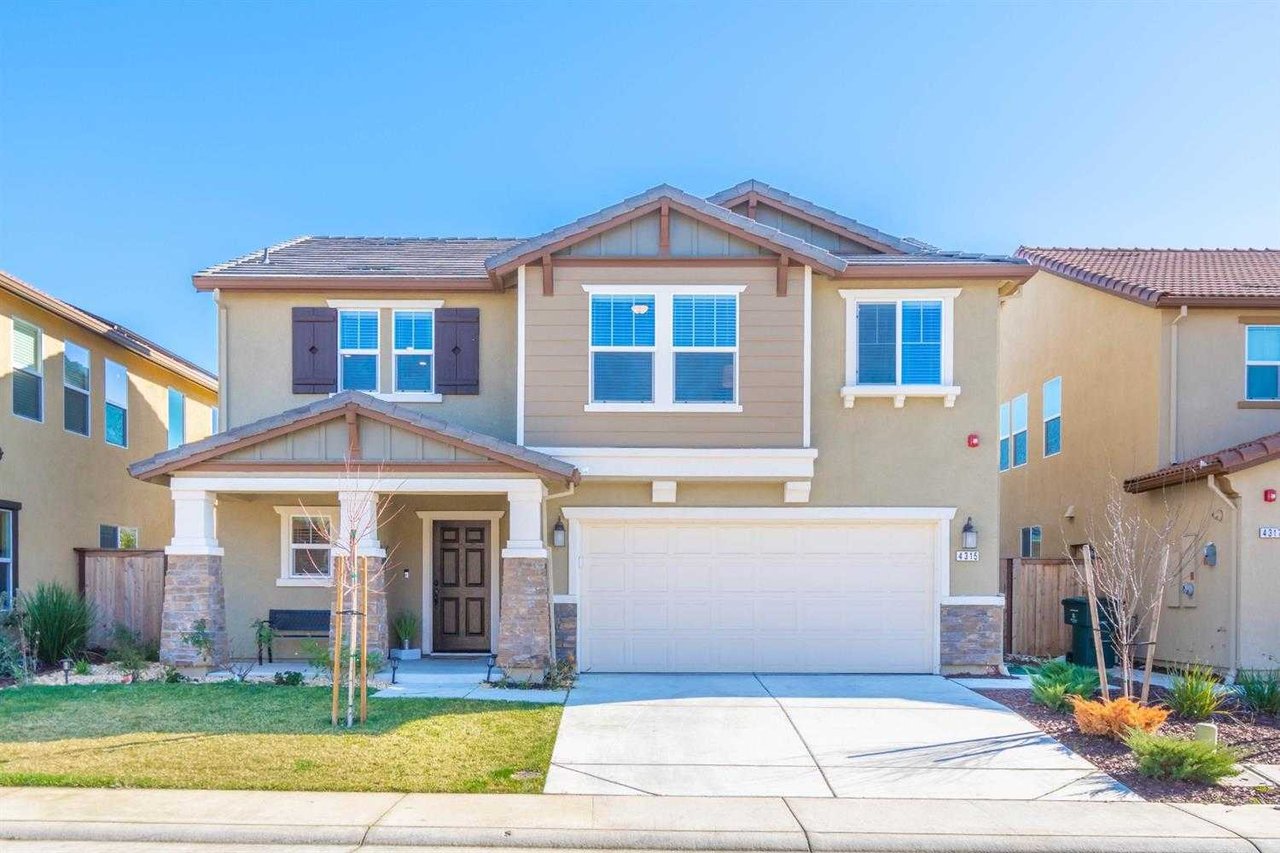 4315 Gentry Way
