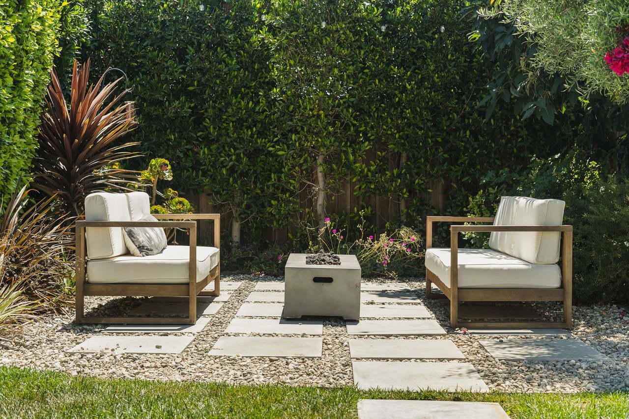 2112 S Mansfield Ave, Mid Los Angeles