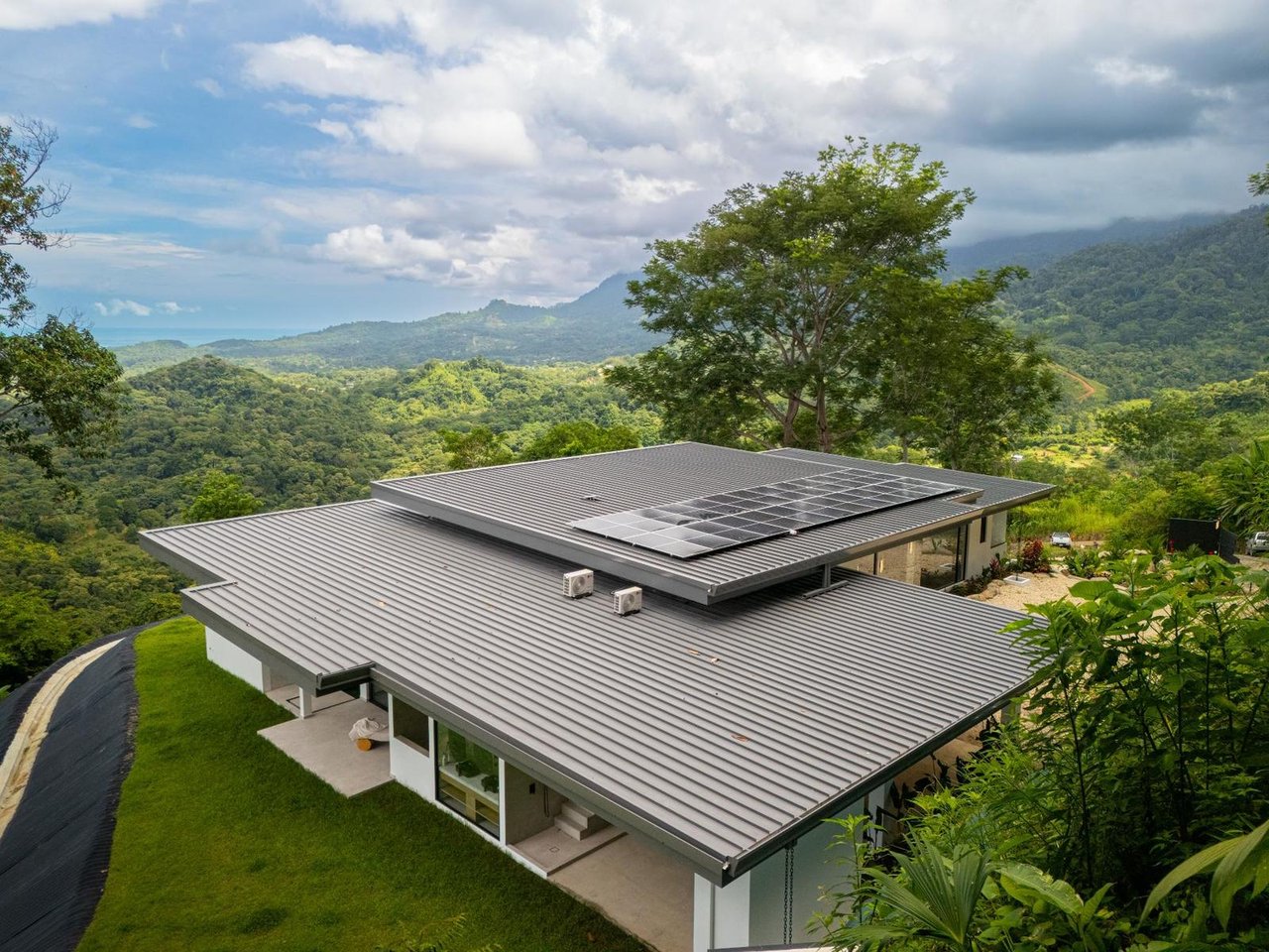 Private Solar Powered Ocean View Villa, Ojochal, Puntarenas