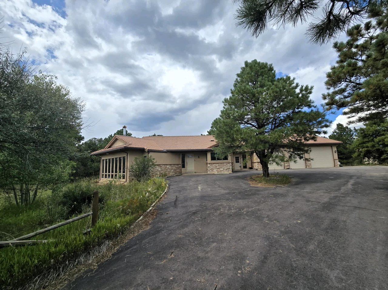 15850 Siesta Grove