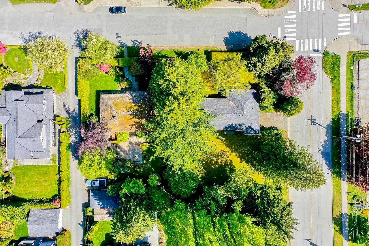 2216 Jefferson Ave