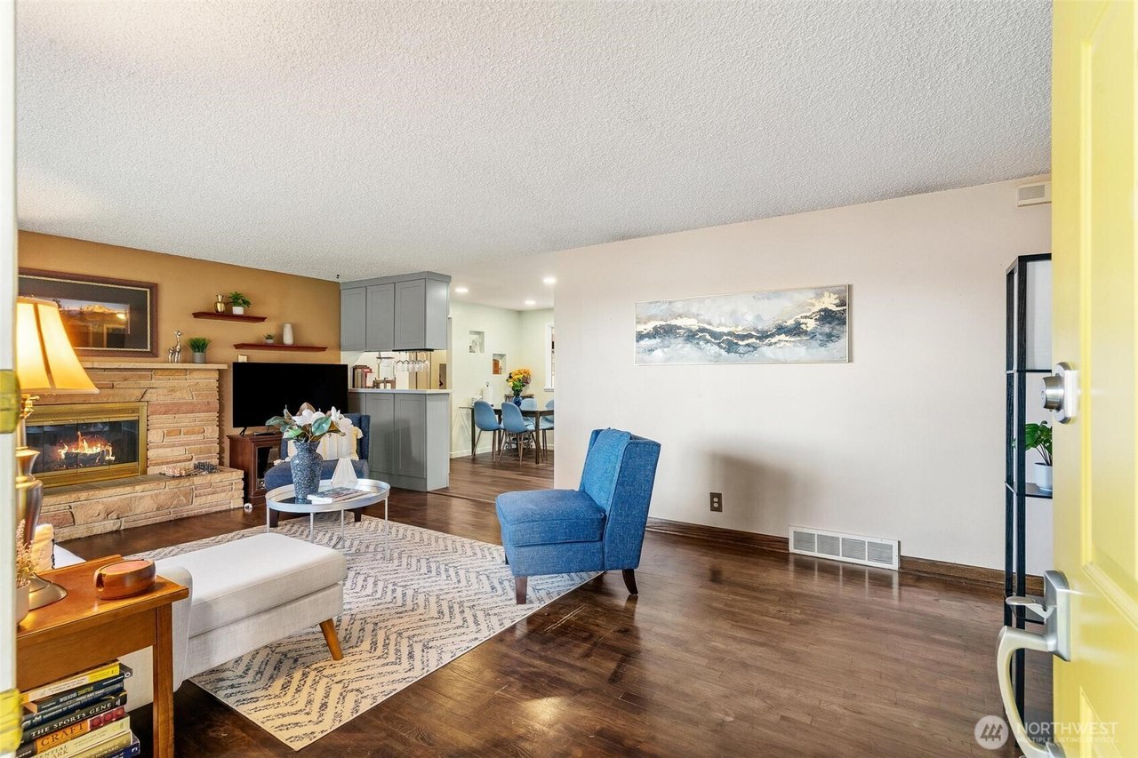 17103 44th Ave
