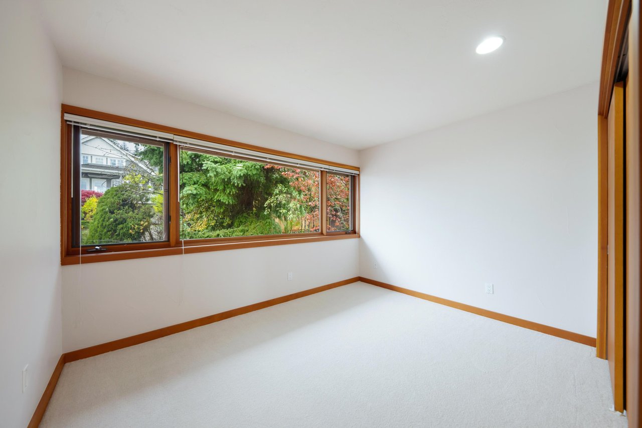 1029 Clyde Ave