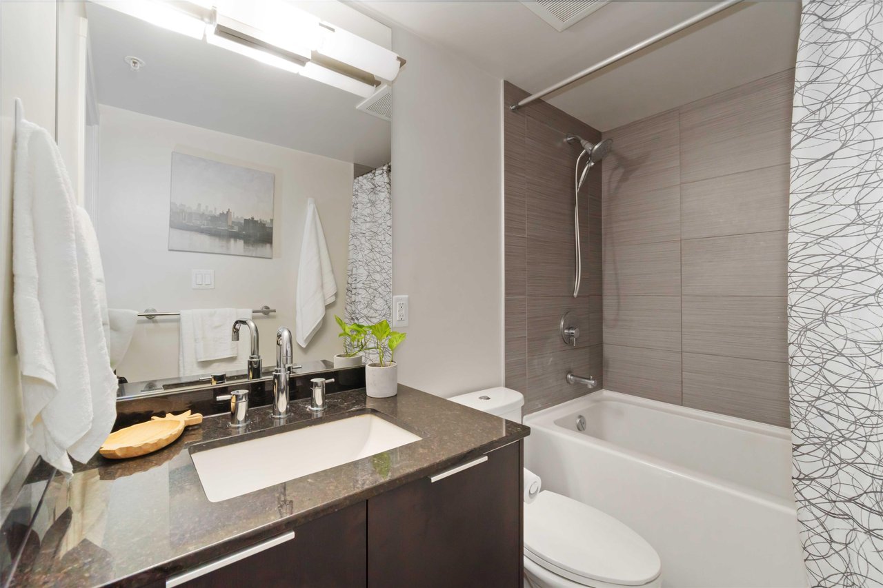 512-1919 Wylie St