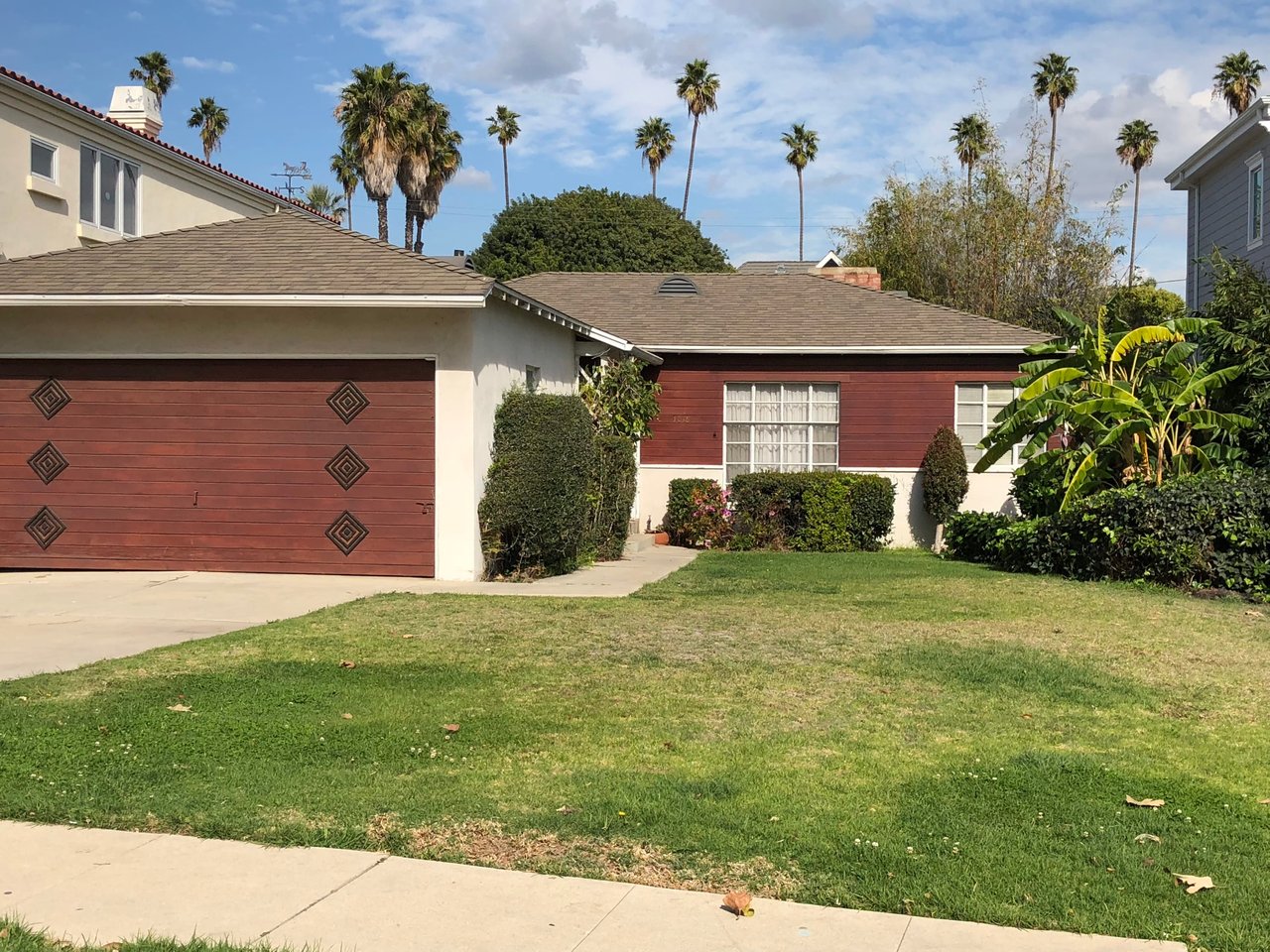 1018 S Gretna Green Way