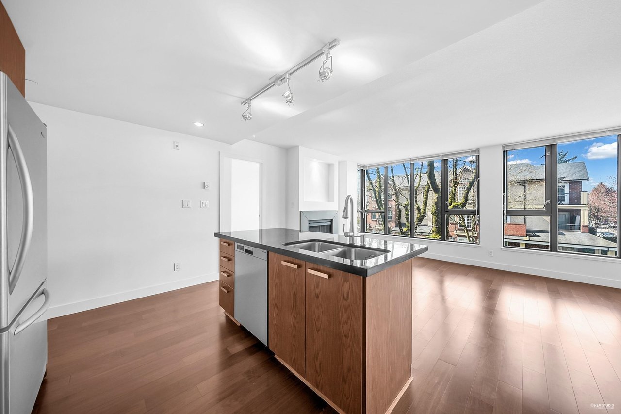 202-3228 Tupper St