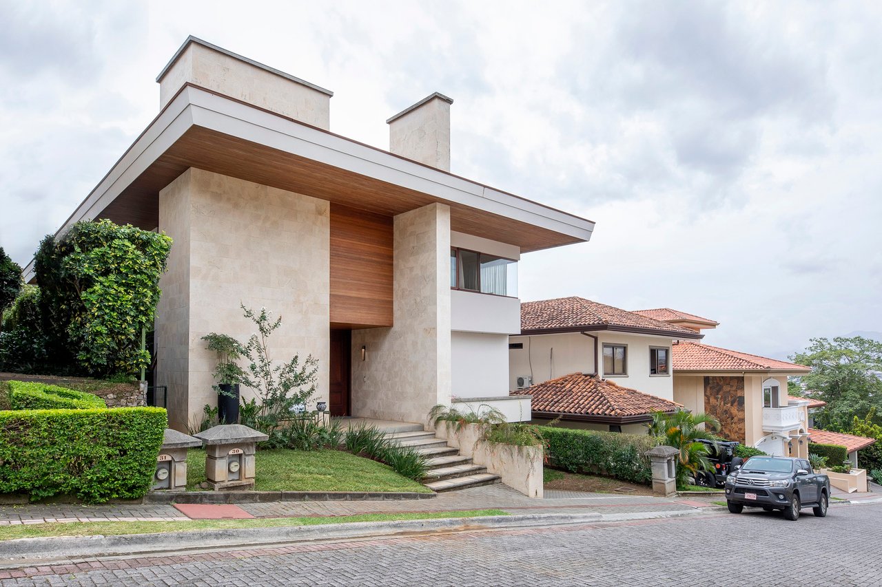 Cerro Real Panoramic Family Home, Escazu, San Jose