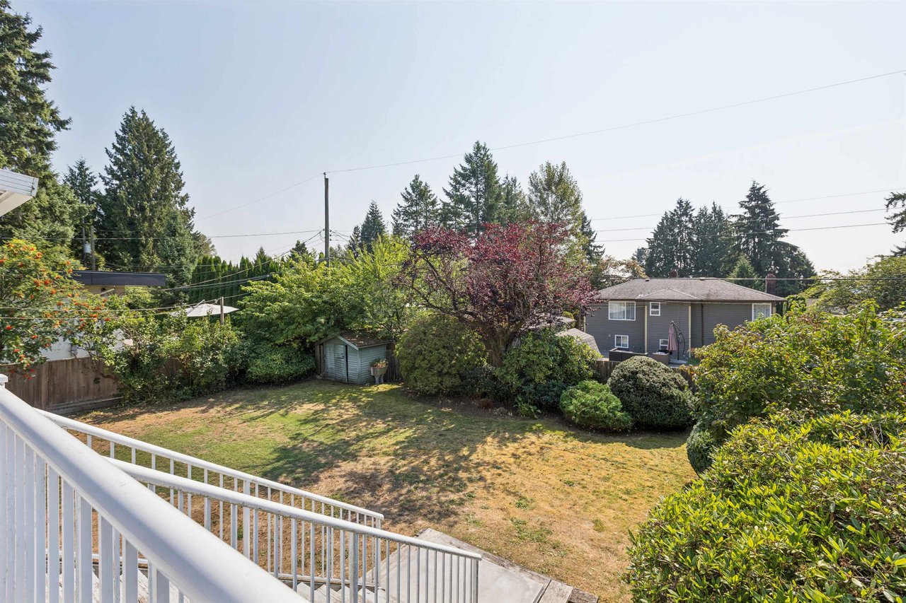 1023 Arlington Cres