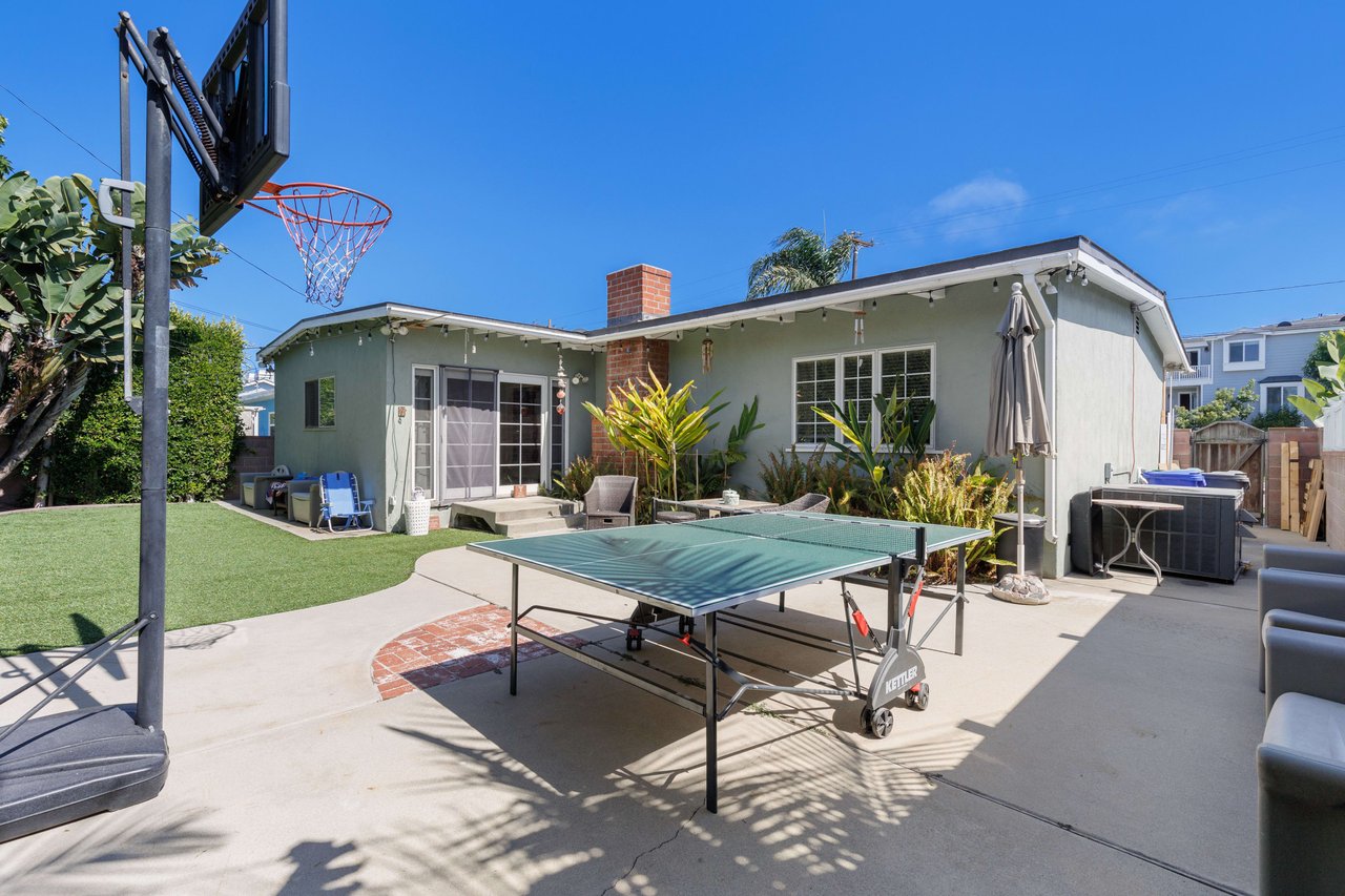 Charming inside and out in East Manhattan Beach