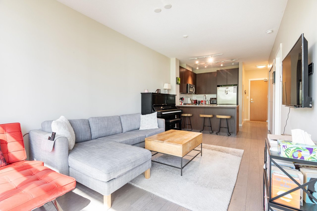 203-135 W 2nd St