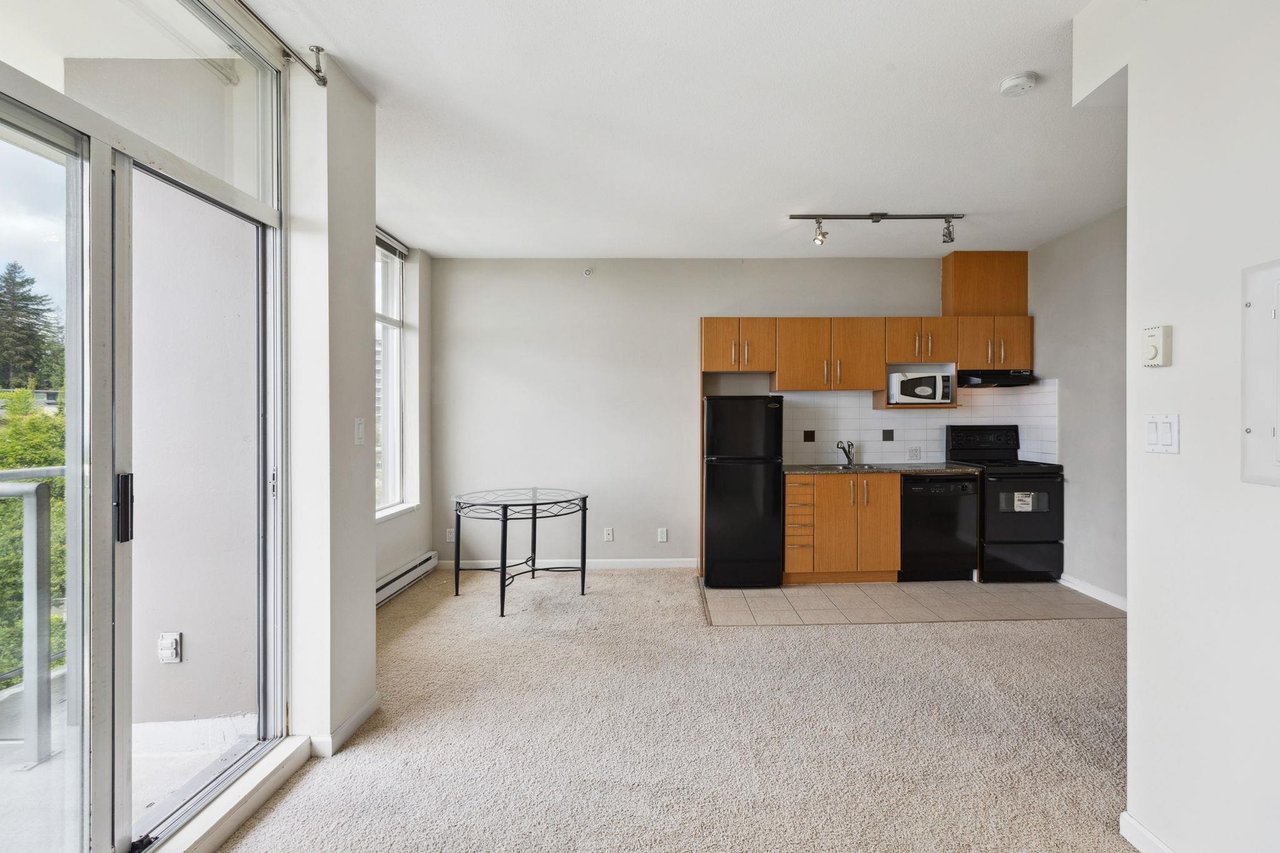 606-9288 University Cres