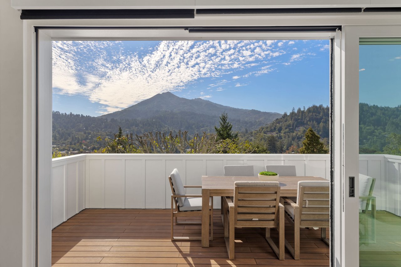 Exceptional Contemporary Renovation