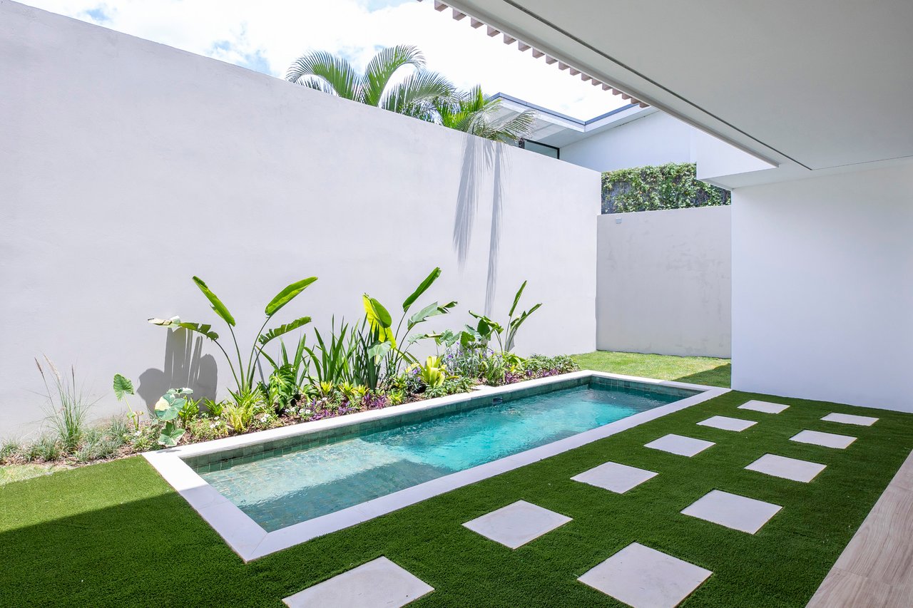 Gated Pool Residence, Escazu, San Jose