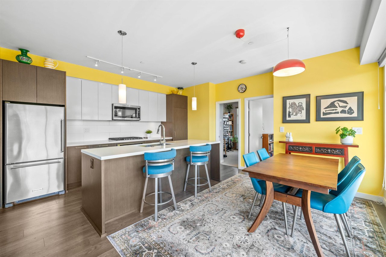 311-28 E Royal Ave