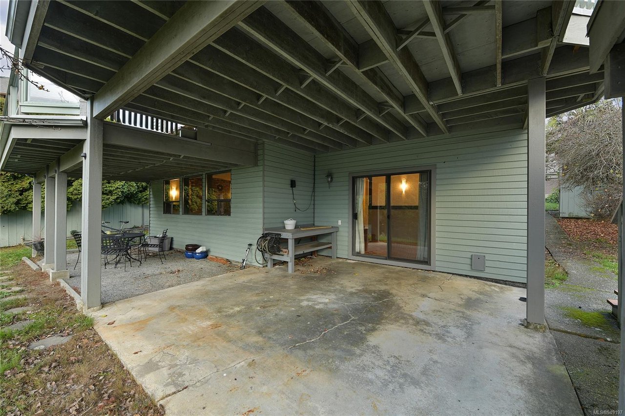 879 Denford Cres