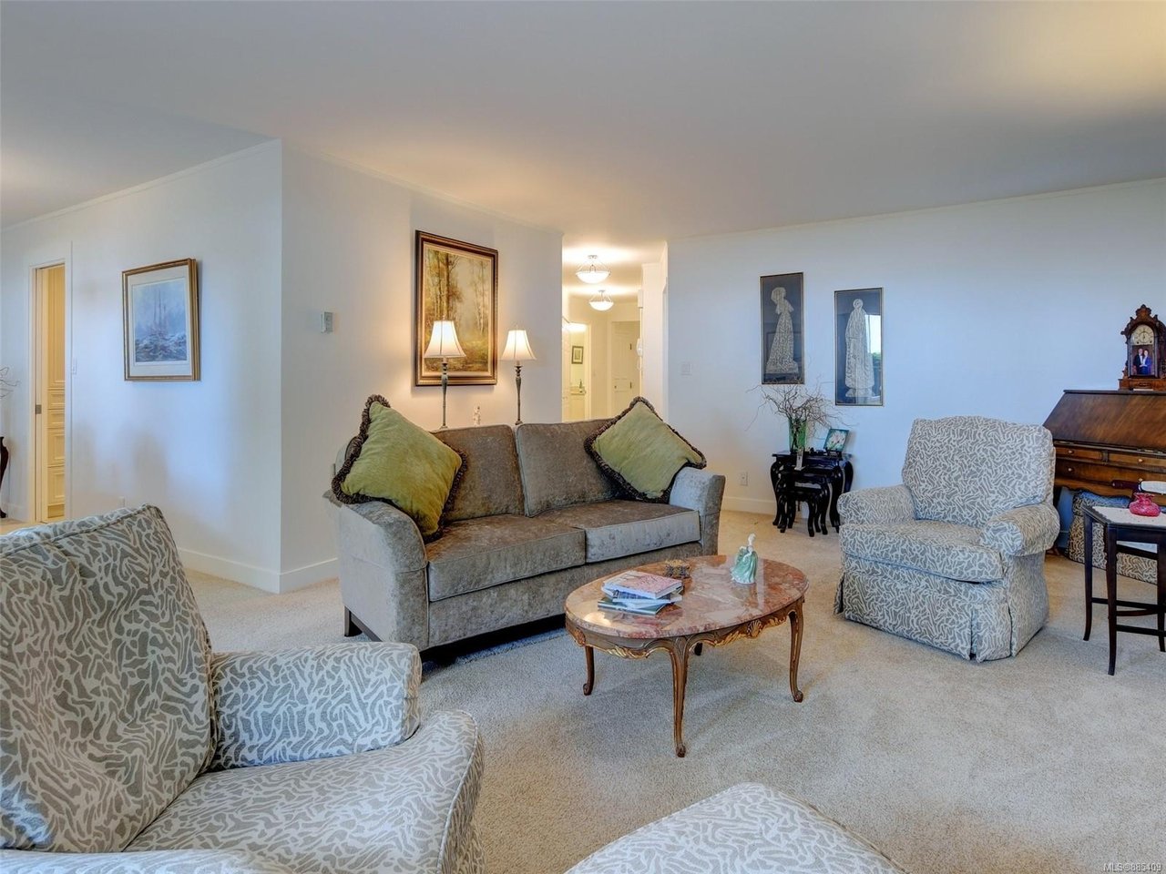 110-1370 Beach Dr