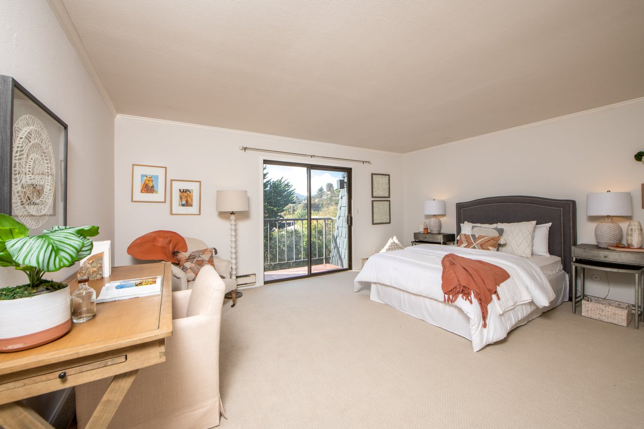 28 Greenwood Bay Dr