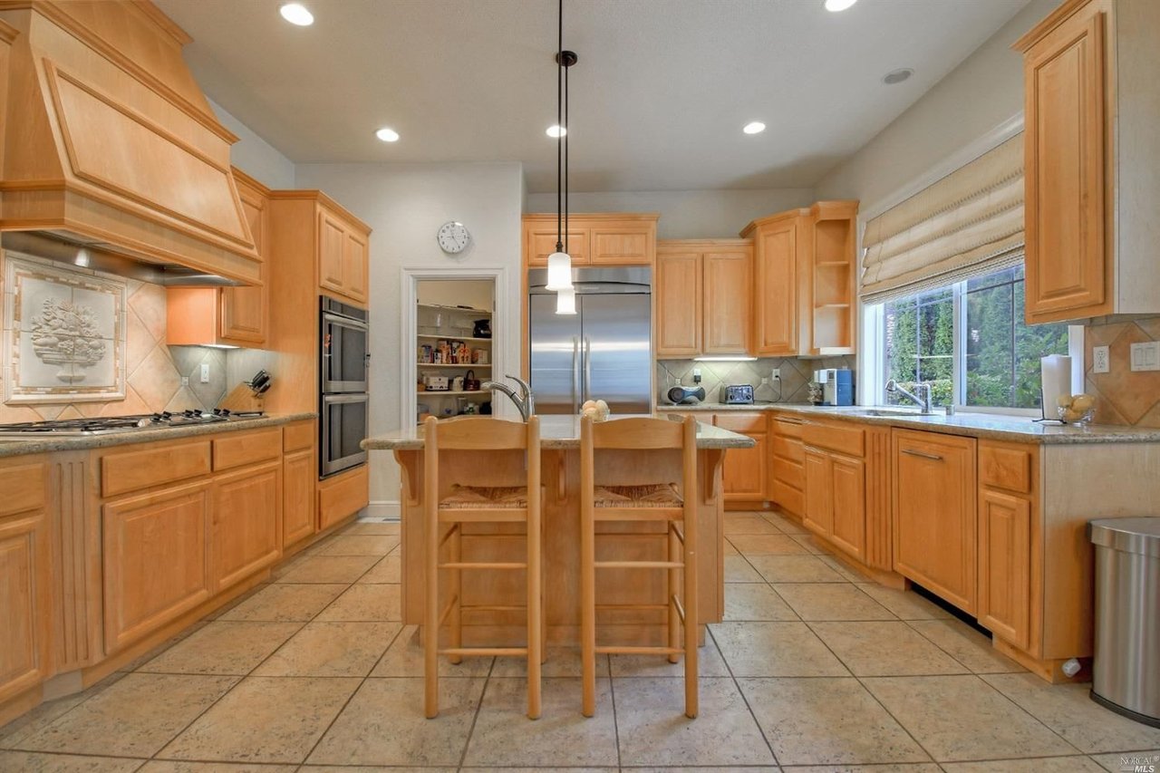 812 Olive Glen Ct