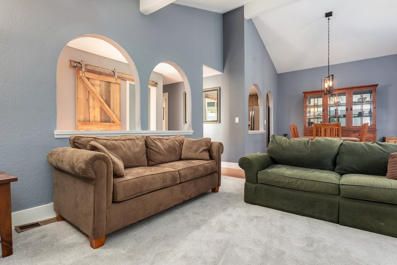 1105 Glengarry Ln - Rudgear Estates