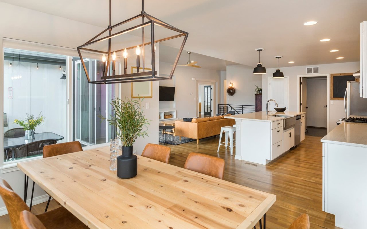 SHOULD I SELL MY HOME NOW OR WAIT? I'M OFFERING A PRIVATE CONSULTATION