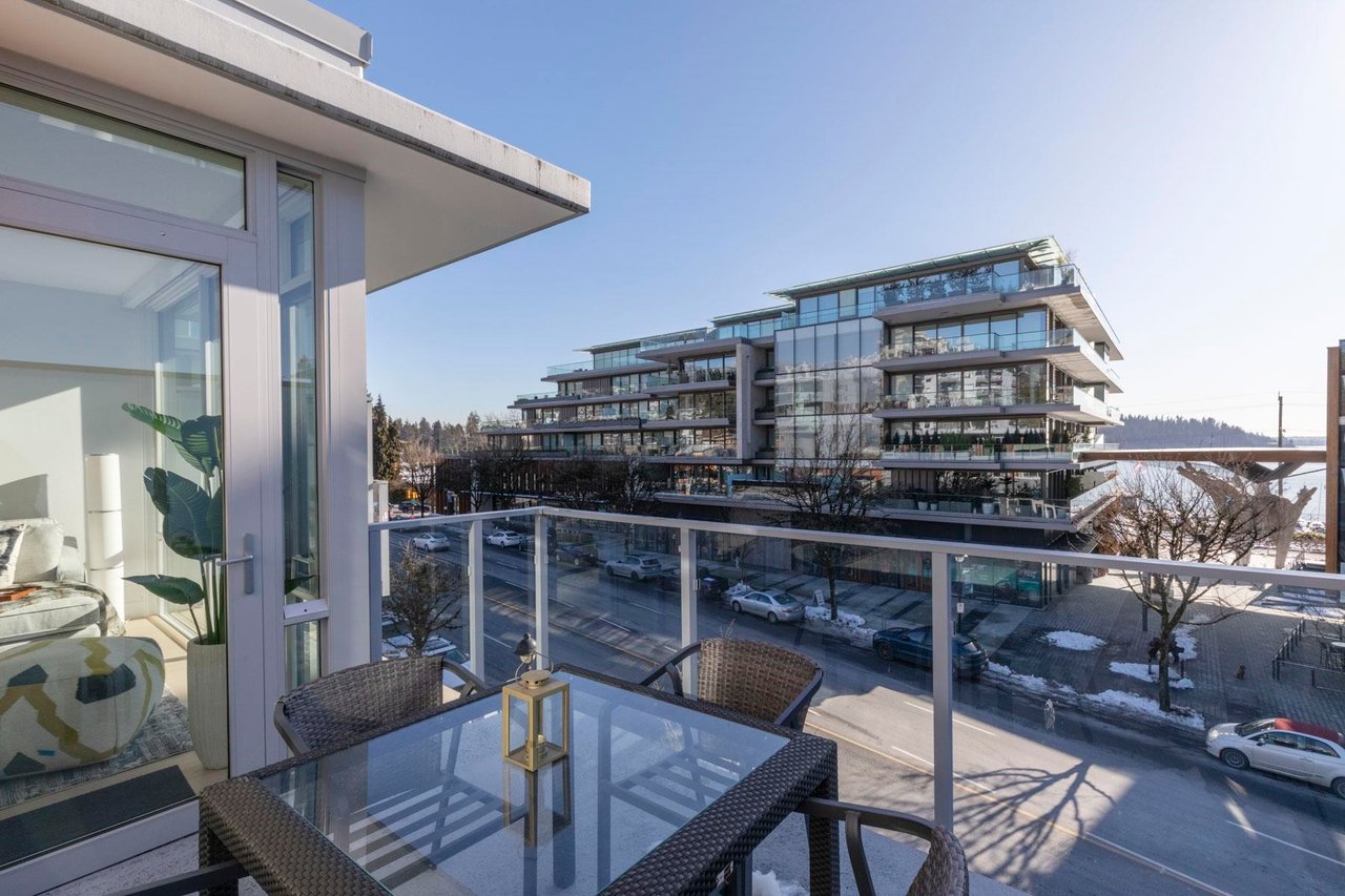 305-1331 Marine Dr