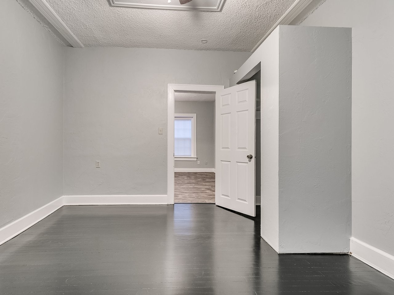 1313 N Beard Ave