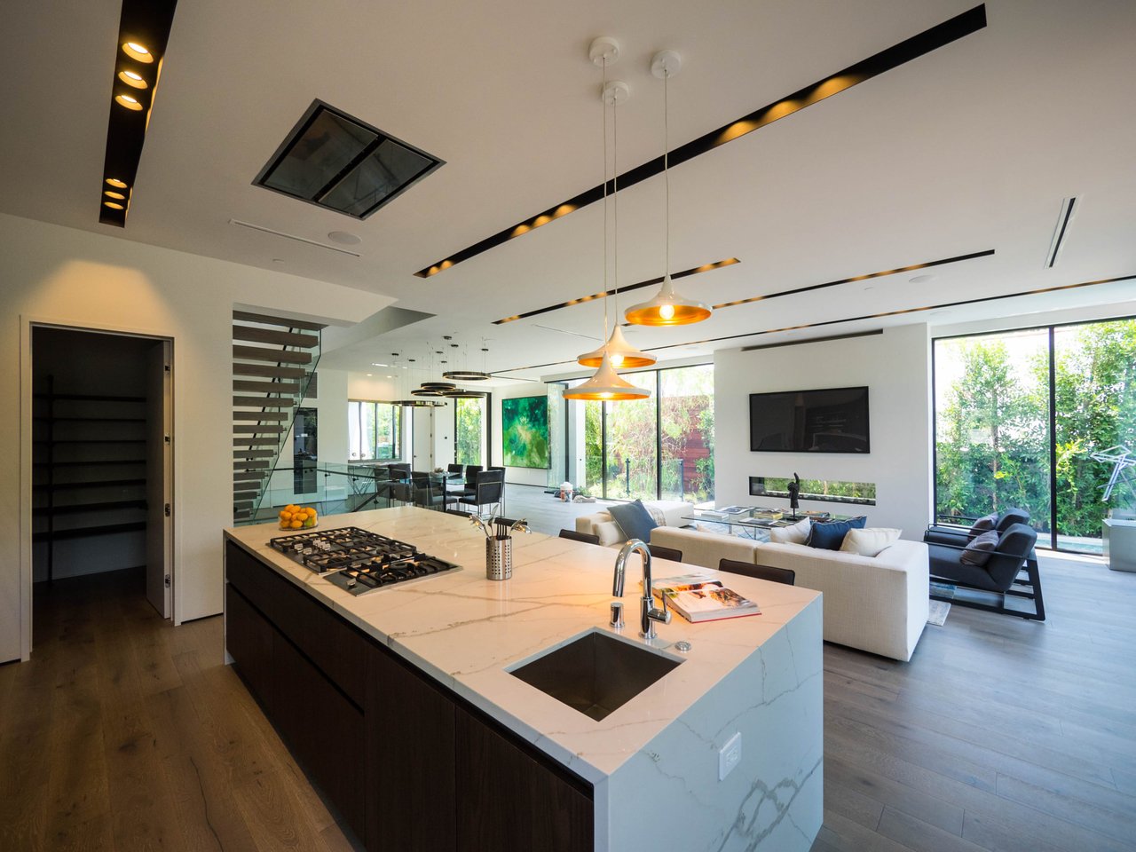 530 S Hewitt St, #127