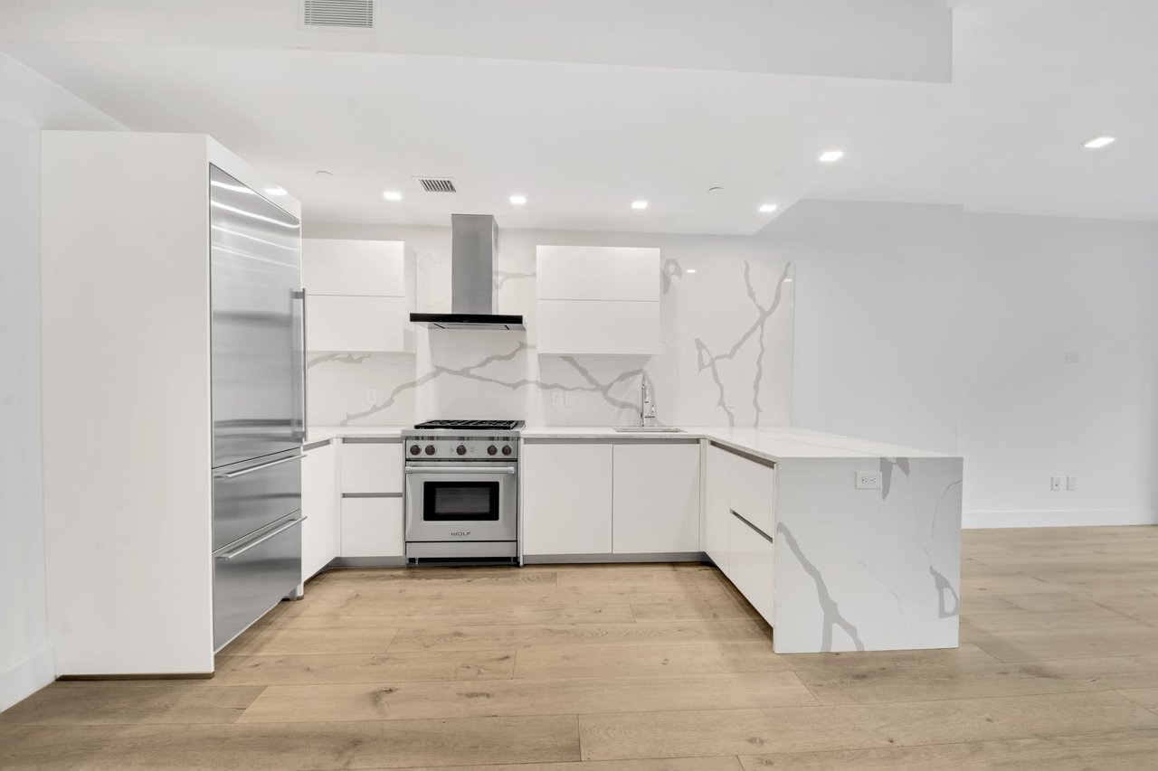 245 E 53rd Street, Unit 2