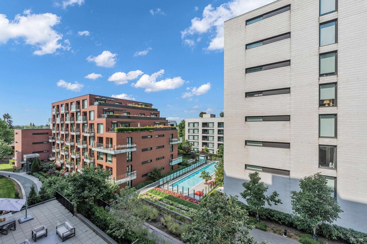 605-1561 W 57th Ave