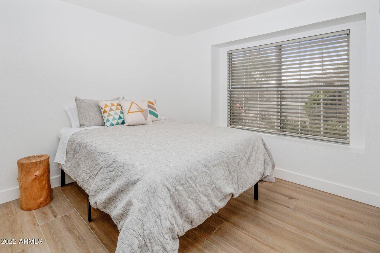 3526 E Utopia Rd