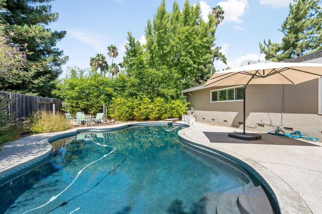 607 Lelandhaven Way
