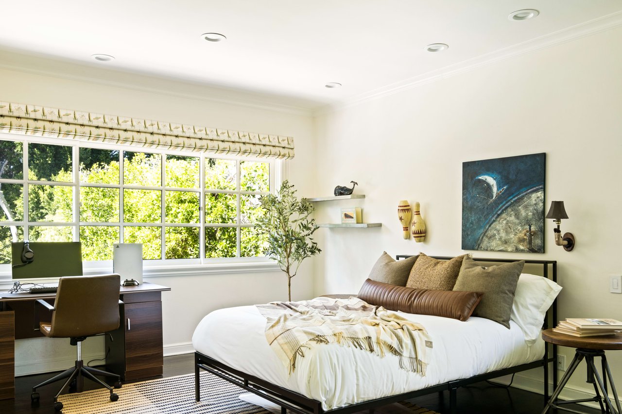 16659 Ashley Oaks, Encino