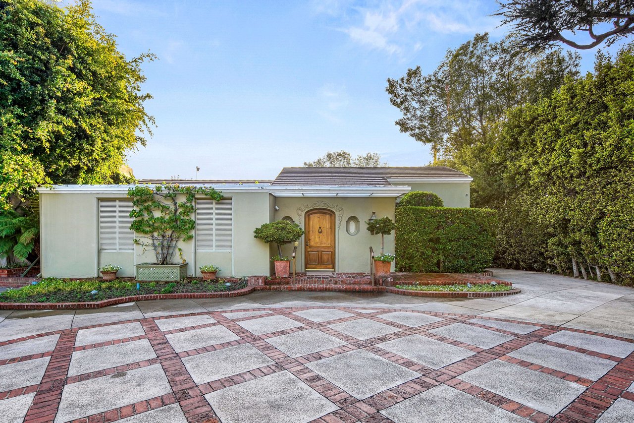 Kirk Douglas Estate, Listed for $7.5M, Includes Personal Walk of Fame (Exclusive)