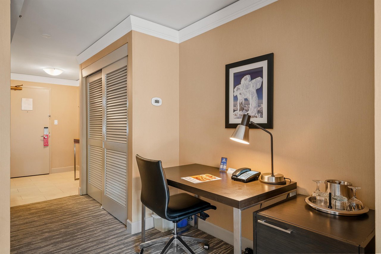 428/430-4050 Whistler Wy