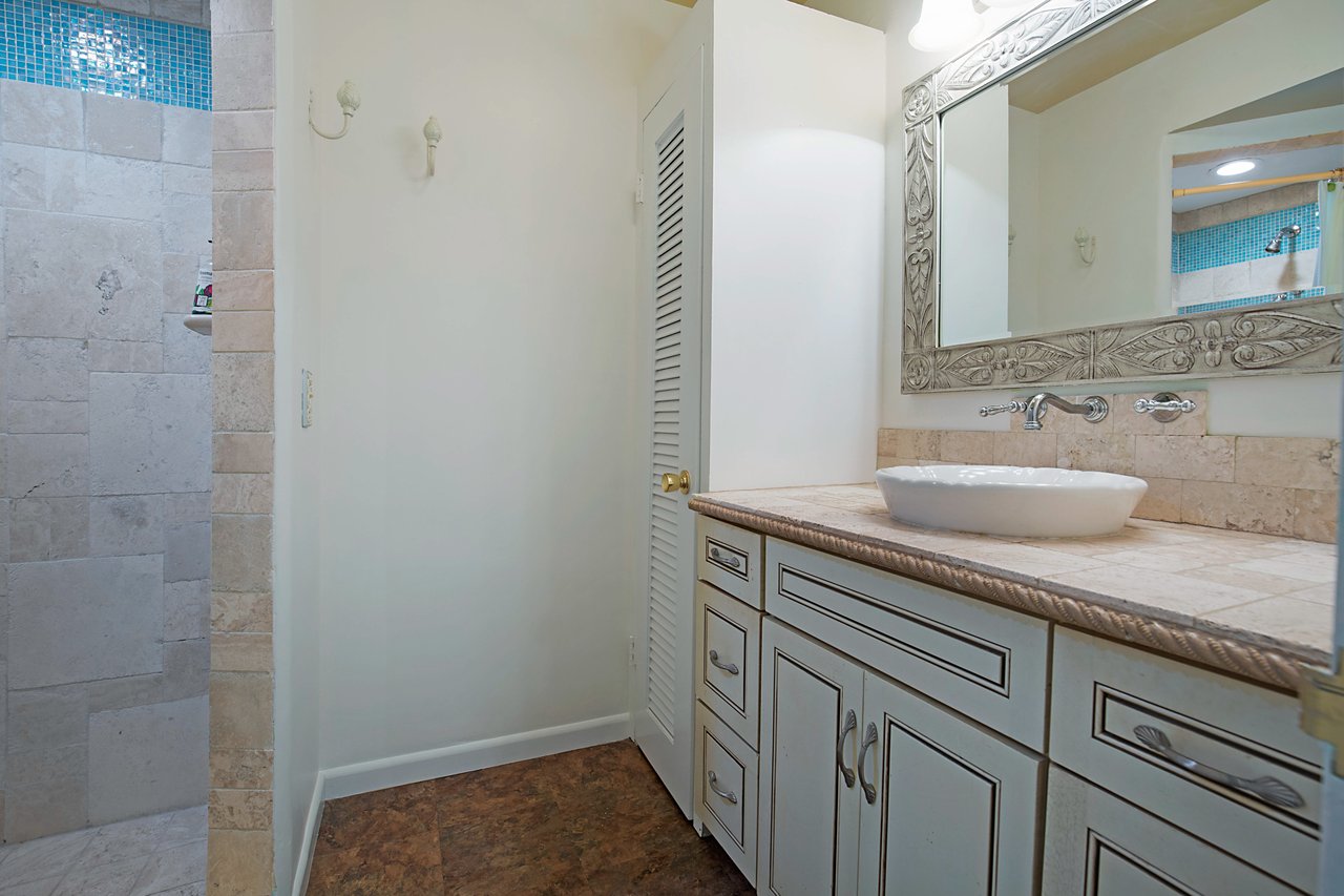 406 Venetian Dr