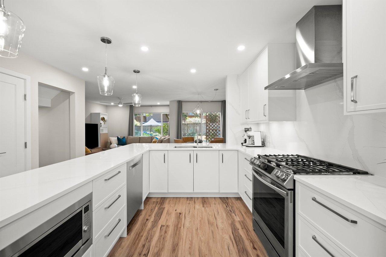 453 Carlsen Pl