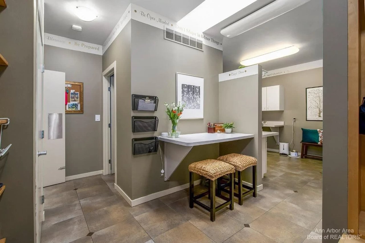 2566 Thornapple Drive, Ann Arbor, MI 48103