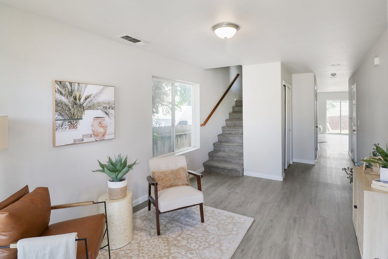 908 Rivera Dr