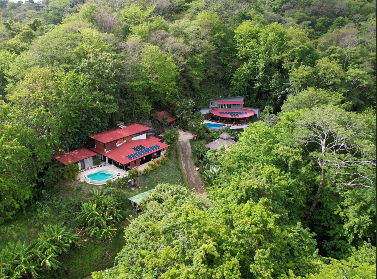 Balinese Vacation Rental Estate, Santa Teresa, Puntarenas