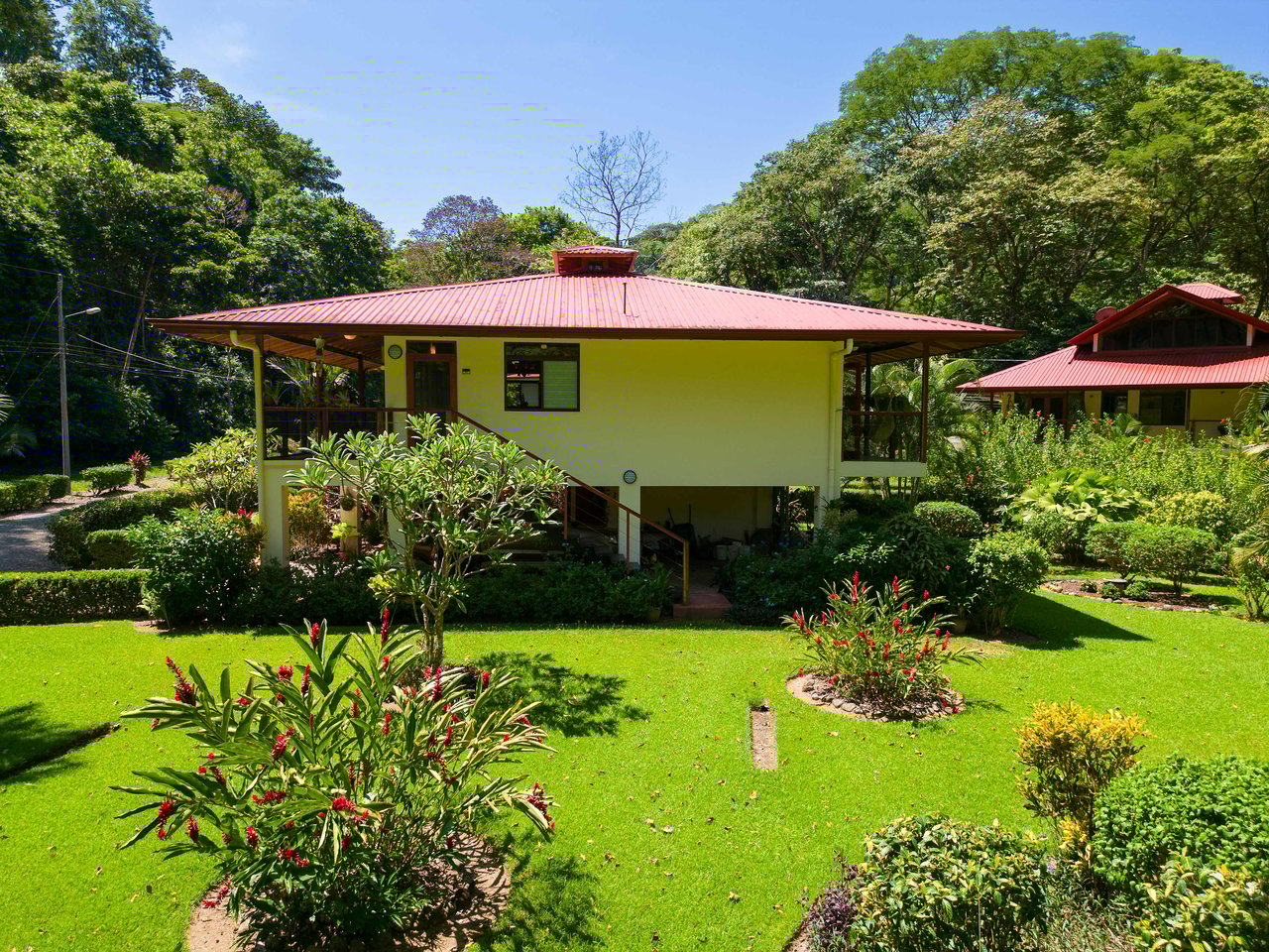 Wheelchair Friendly- 2 Bedroom house in a Quiet Community