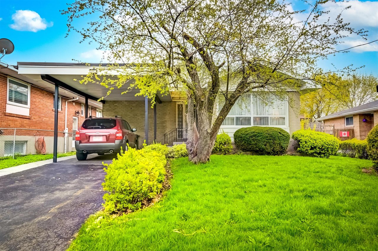 240 Chine Dr