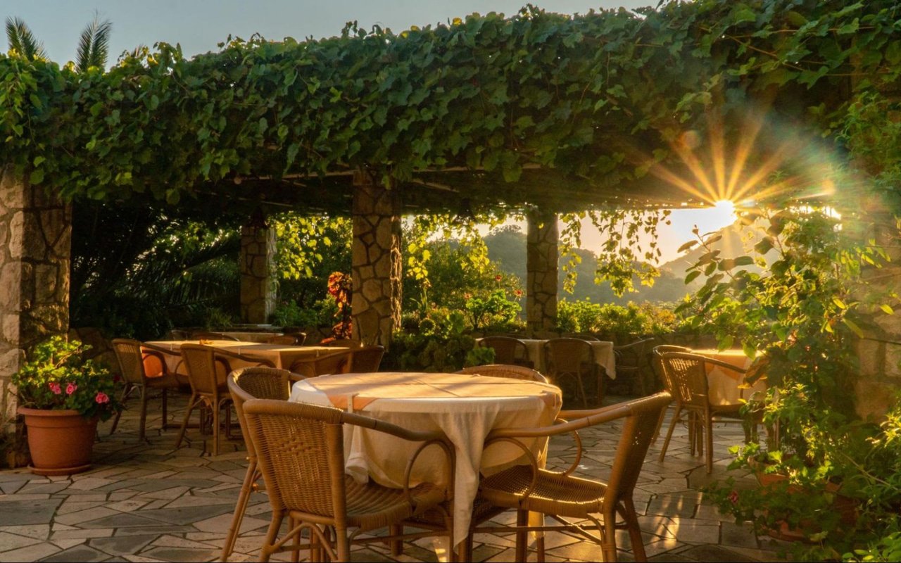 9 Romantic Dinner Date Spots  in Santa Fe