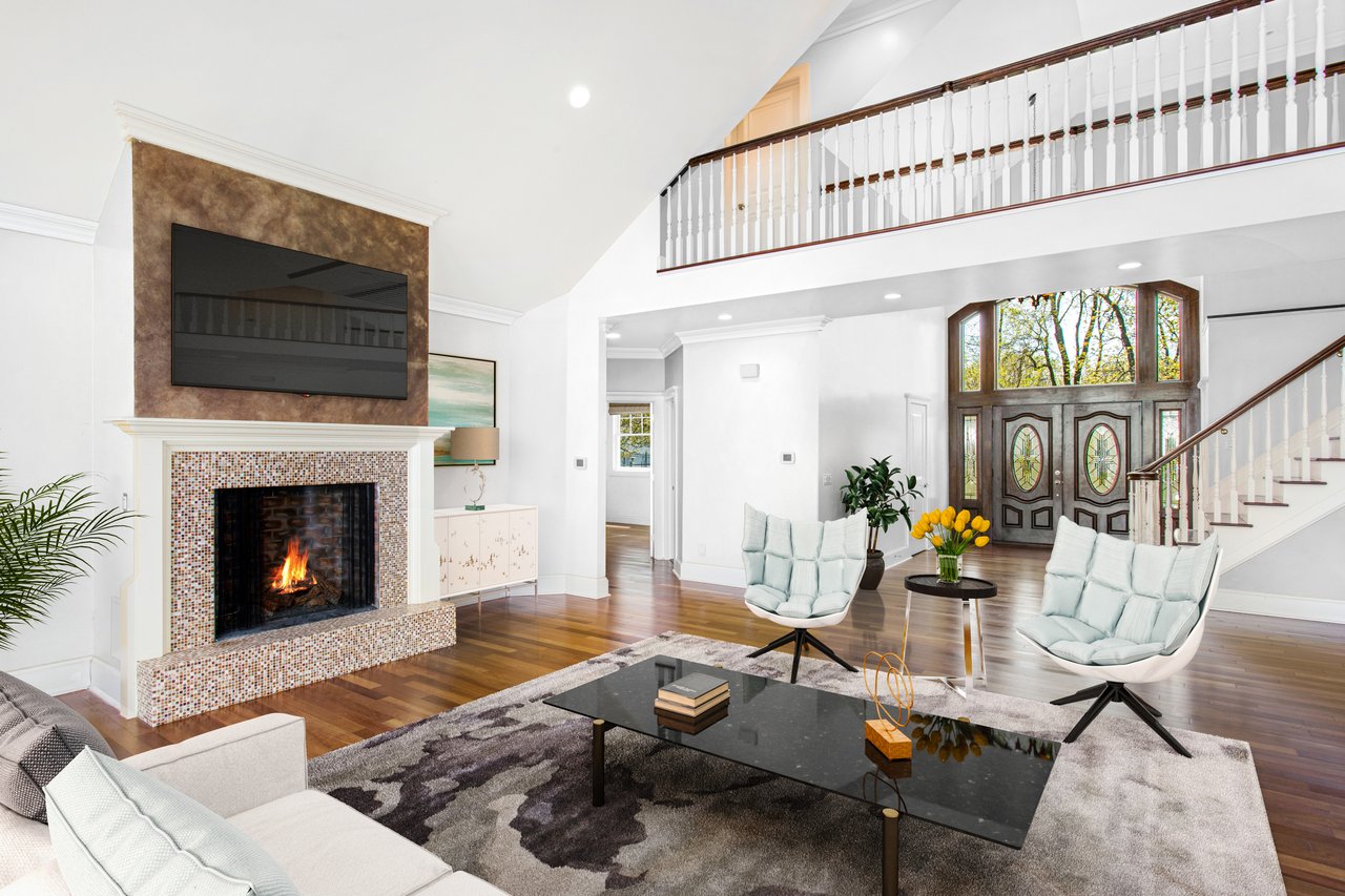 106 Crescent Ct
