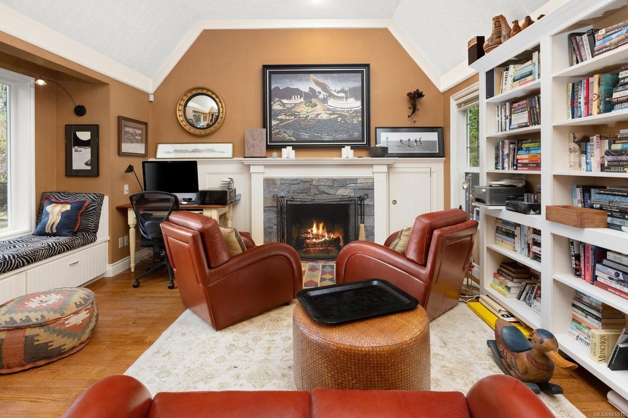 4349 Kingscote Rd, Cobble Hill