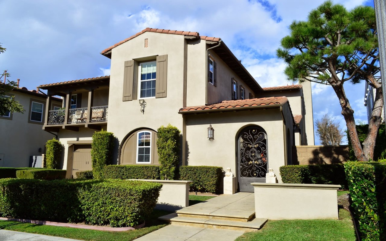 beautiful front view of a house in north valley