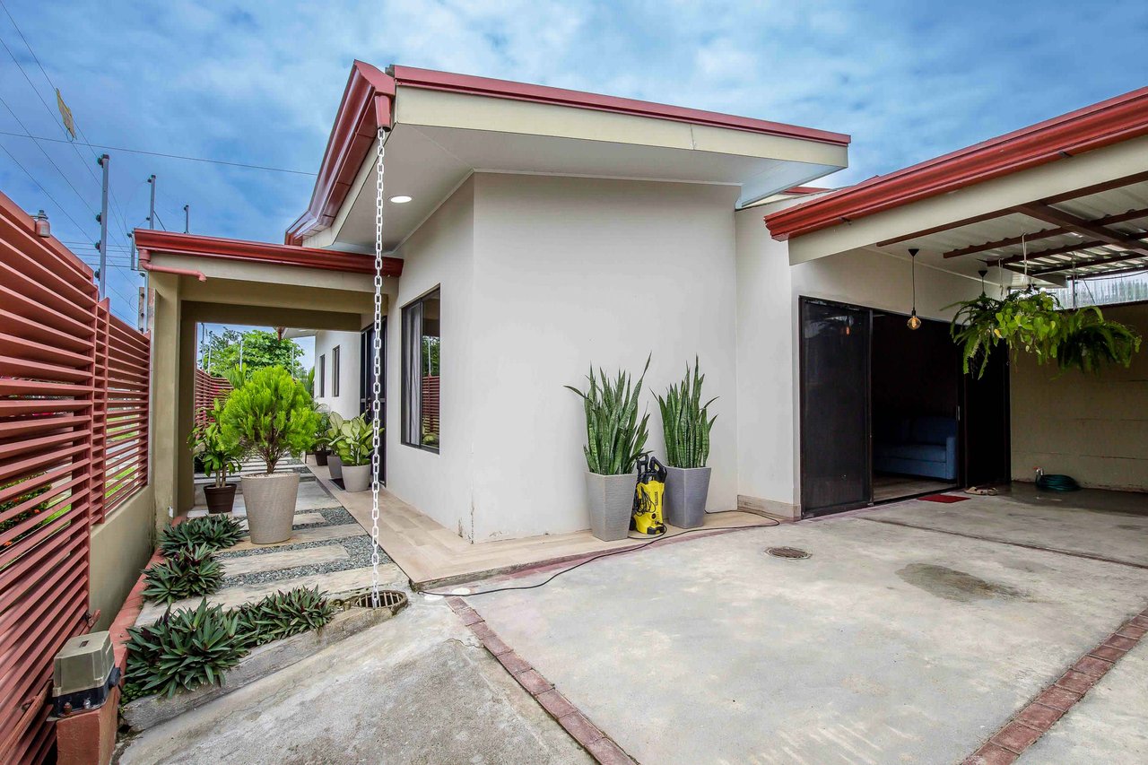 Beautiful Modern Home Manuel Antonio